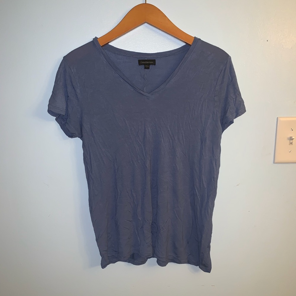 Calvin Klein v-neck || L